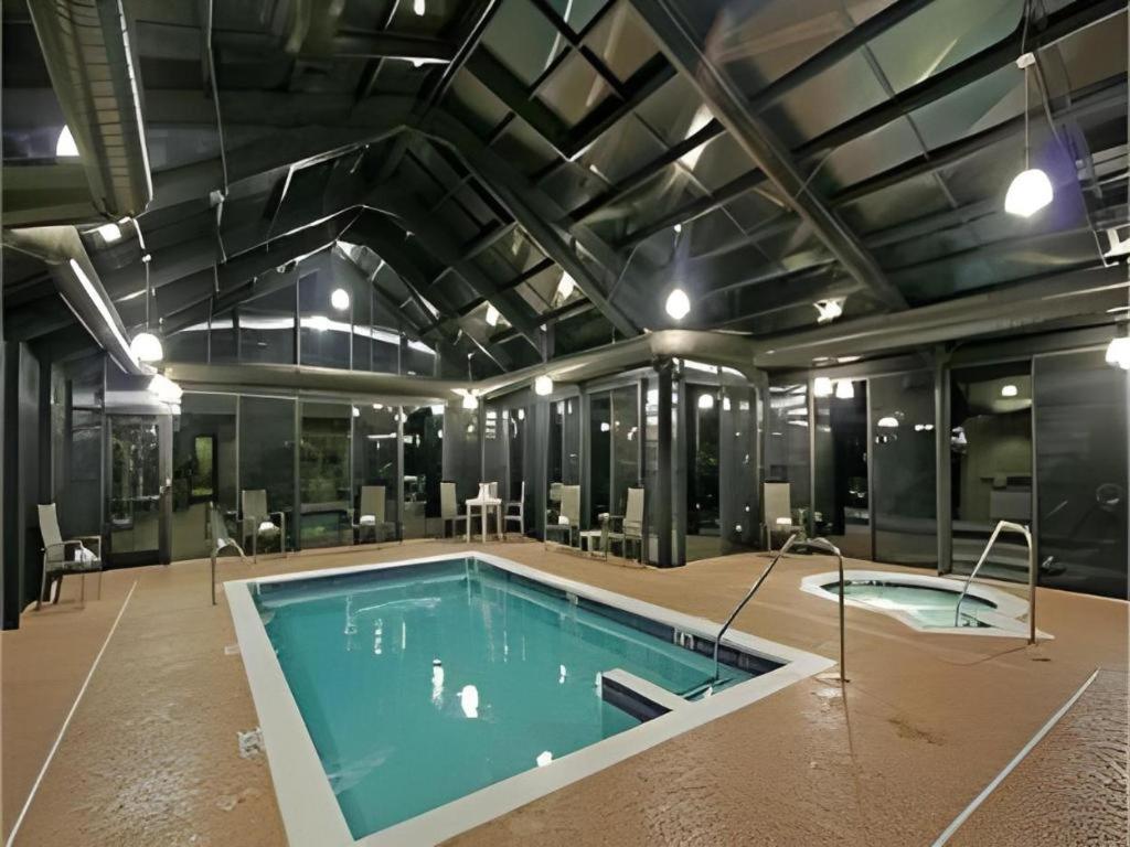 Staybridge Suites Newport News Buitenkant foto
